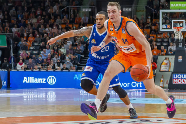 合的阵容结 合的阵容结